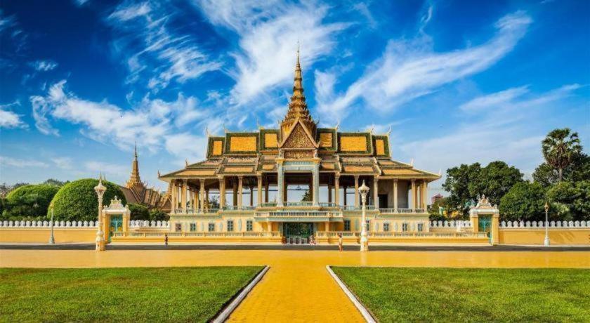 Essence Hotel-Phnom Penh Esterno foto