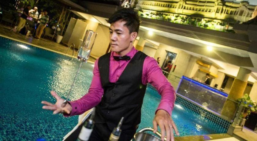 Essence Hotel-Phnom Penh Esterno foto
