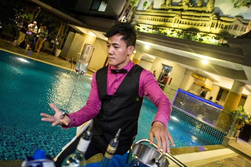 Essence Hotel-Phnom Penh Esterno foto