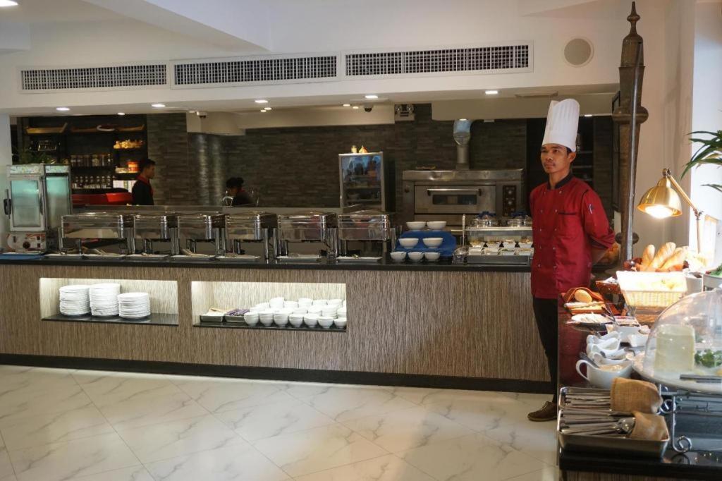 Essence Hotel-Phnom Penh Esterno foto