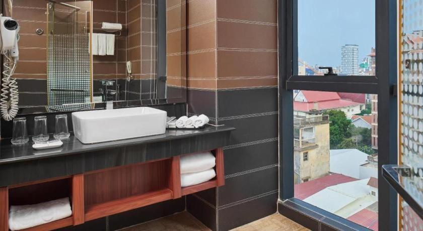 Essence Hotel-Phnom Penh Esterno foto