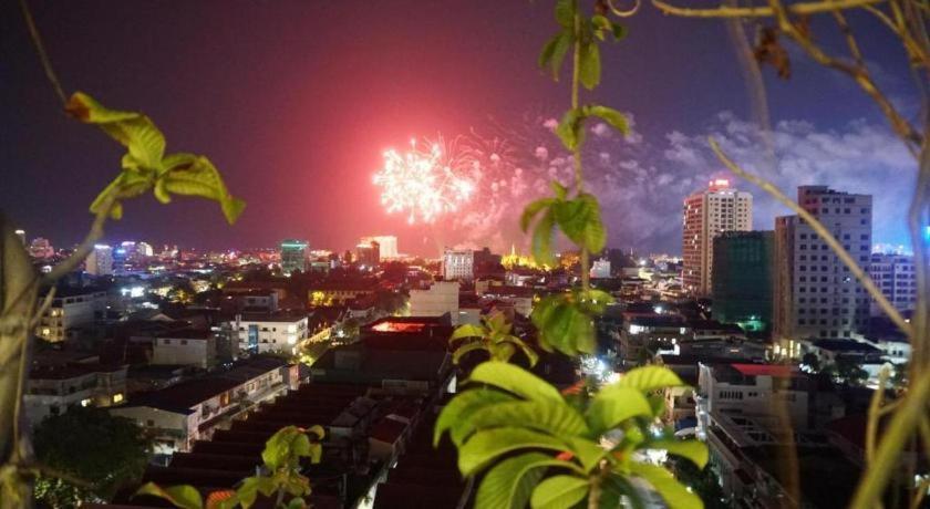 Essence Hotel-Phnom Penh Esterno foto